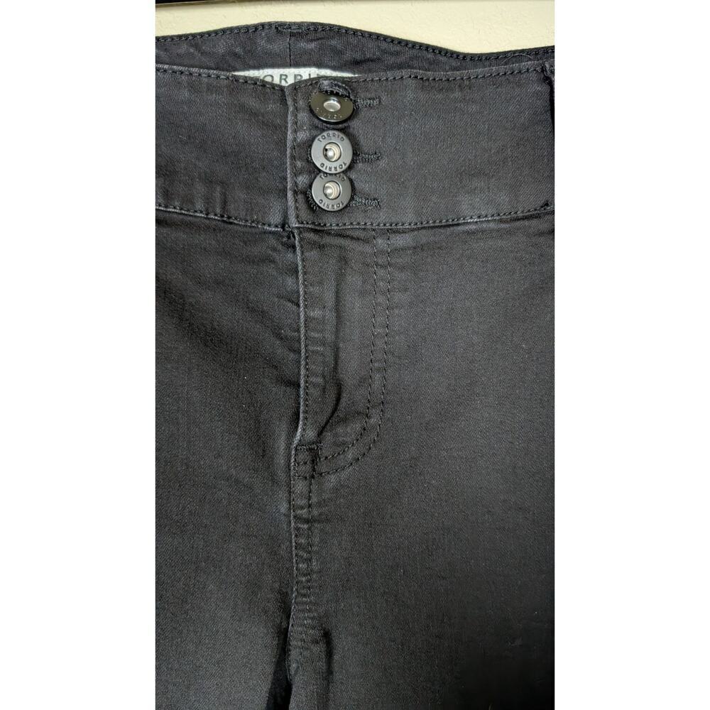 Torrid Black Denim Embroidered Rose Flower Power Stretch Denim Jegging Size 20R - Picture 4 of 10